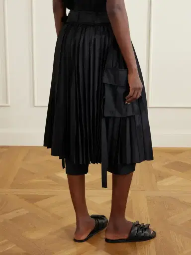 Sacai Pleated Twill Wide-leg Shorts | Thumbnail 4 Sacai Pleated Twill Wide-leg Shorts | Thumbnail 4