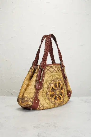 FWRD Renew Gucci Raffia Pelham Embroidered Hobo Bag | Thumbnail 4 FWRD Renew Gucci Raffia Pelham Embroidered Hobo Bag | Thumbnail 4