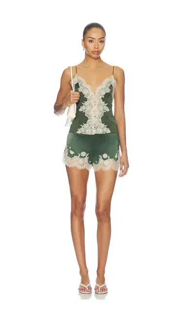 Alice + Olivia Alice + Olivia Elissa Cutaway Lace Short | Thumbnail 5 Alice + Olivia Alice + Olivia Elissa Cutaway Lace Short | Thumbnail 5