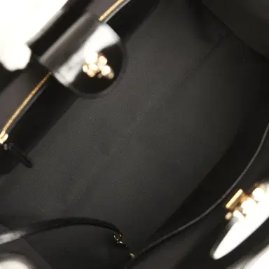 Chanel Chanel Large 31 Shopper Black Shiny Lambskin Light Gold Hardware | Thumbnail 8 Chanel Chanel Large 31 Shopper Black Shiny Lambskin Light Gold Hardware | Thumbnail 8
