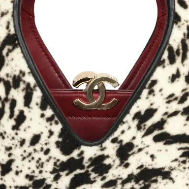 Chanel Chanel Small Chic Lady "Dalmatian Print" Shopping Bag Black, White Pony Hair Gold Hardware | Thumbnail 8 Chanel Chanel Small Chic Lady "Dalmatian Print" Shopping Bag Black, White Pony Hair Gold Hardware | Thumbnail 8