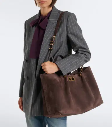 Valentino Garavani VLogo Signature Large suede tote bag | Thumbnail 7 Valentino Garavani VLogo Signature Large suede tote bag | Thumbnail 7