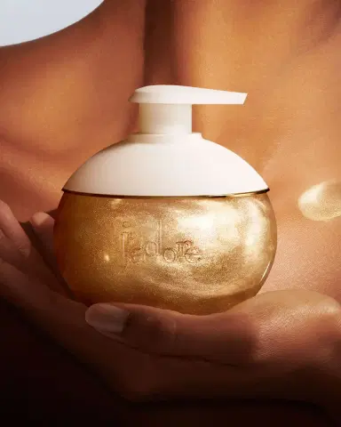 Dior J'adore Les Adorables Shimmering Oil | Thumbnail 3 Dior J'adore Les Adorables Shimmering Oil | Thumbnail 3