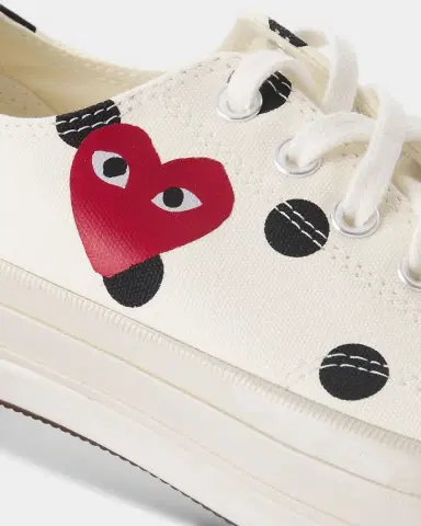 Comme des Garçons Comme des Garçons Play x Converse Polka Dot Low-Top Sneakers | Thumbnail 4 Comme des Garçons Comme des Garçons Play x Converse Polka Dot Low-Top Sneakers | Thumbnail 4