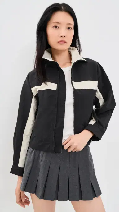 Lioness Essential Windbreaker Noir | Thumbnail 2 Lioness Essential Windbreaker Noir | Thumbnail 2