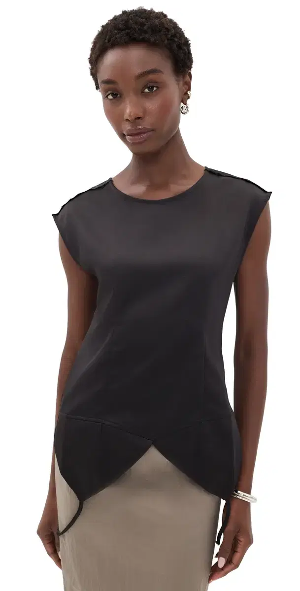 Sleeveless Satin Top with Bottom V Slit Nero Sleeveless Satin Top with Bottom V Slit Nero