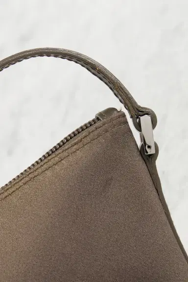FWRD Renew Gucci GG Boat Pochette Shoulder Bag | Thumbnail 8 FWRD Renew Gucci GG Boat Pochette Shoulder Bag | Thumbnail 8