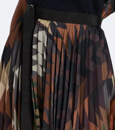 Sacai x A. P.C. plissé printed midi skirt | Thumbnail 3 Sacai x A. P.C. plissé printed midi skirt | Thumbnail 3
