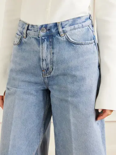 TOTEME Organic Denim Straight-leg Shorts | Thumbnail 5 TOTEME Organic Denim Straight-leg Shorts | Thumbnail 5