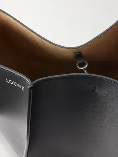 Loewe Paula's Ibiza Bilbao Large Leather Tote Bag - Men | Thumbnail 6 Loewe Paula's Ibiza Bilbao Large Leather Tote Bag - Men | Thumbnail 6