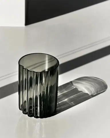 Zaha Hadid Design Pulse 8.5" Wide Glass Vase | Thumbnail 4 Zaha Hadid Design Pulse 8.5" Wide Glass Vase | Thumbnail 4