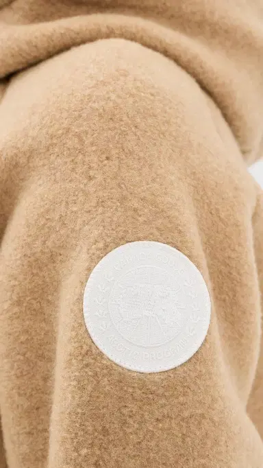 Canada Goose Chilliwack White Disc Fleece Bomber Ecru Beige | Thumbnail 6 Canada Goose Chilliwack White Disc Fleece Bomber Ecru Beige | Thumbnail 6