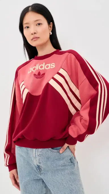 Adidas Graphic Crew Sweatshirt Preloved Scarlet/Team Victory L | Thumbnail 2 Adidas Graphic Crew Sweatshirt Preloved Scarlet/Team Victory L | Thumbnail 2