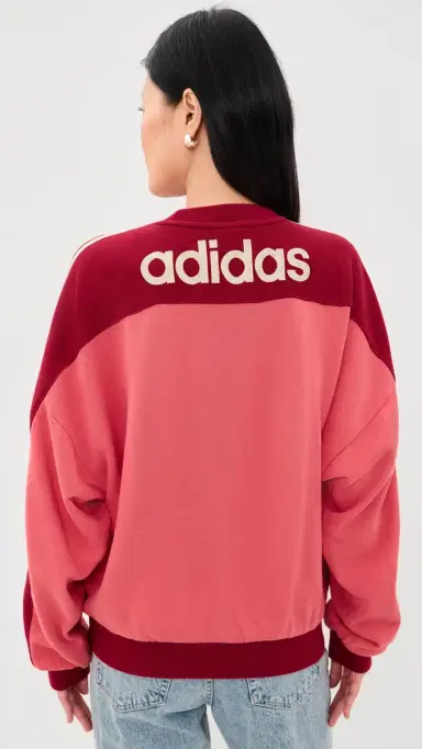 Adidas Graphic Crew Sweatshirt Preloved Scarlet/Team Victory L | Thumbnail 3 Adidas Graphic Crew Sweatshirt Preloved Scarlet/Team Victory L | Thumbnail 3