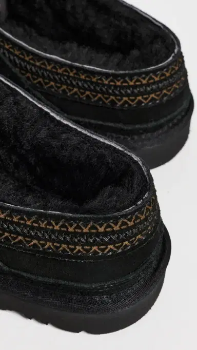 UGG Neuman Slippers Black | Thumbnail 3 UGG Neuman Slippers Black | Thumbnail 3