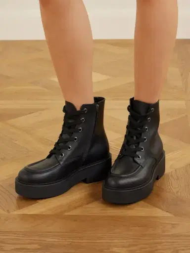 Gianvito Rossi 20 Leather Ankle Boots | Thumbnail 2 Gianvito Rossi 20 Leather Ankle Boots | Thumbnail 2