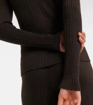 AGNONA Turtleneck cashmere, wool, and silk sweater | Thumbnail 6 AGNONA Turtleneck cashmere, wool, and silk sweater | Thumbnail 6