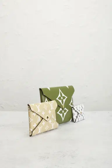 FWRD Renew Louis Vuitton Monogram Giant Kirigami Pochette Set | Thumbnail 4 FWRD Renew Louis Vuitton Monogram Giant Kirigami Pochette Set | Thumbnail 4