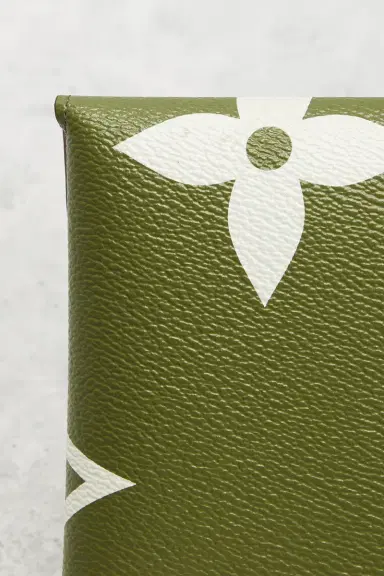 FWRD Renew Louis Vuitton Monogram Giant Kirigami Pochette Set | Thumbnail 6 FWRD Renew Louis Vuitton Monogram Giant Kirigami Pochette Set | Thumbnail 6