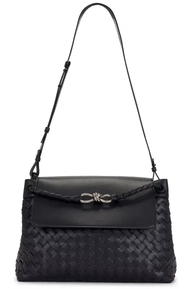 Bottega Veneta Andiamo Messenger Intrecciato 15 Avenue | Thumbnail 1 Bottega Veneta Andiamo Messenger Intrecciato 15 Avenue | Thumbnail 1