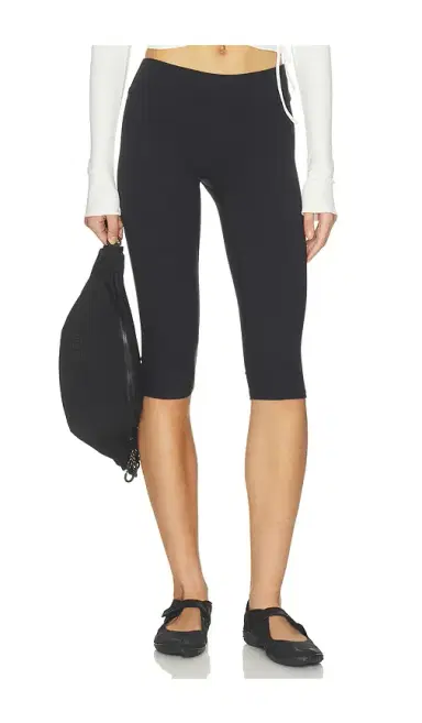 437 The Capri Legging | Thumbnail 1 437 The Capri Legging | Thumbnail 1