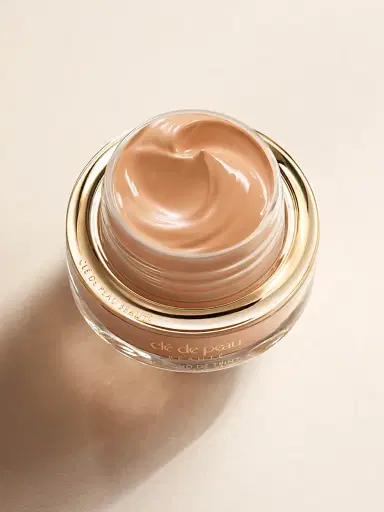 Clé de Peau Beauté Women's The Foundation SPF 22 - O50 Tan Ocher | Thumbnail 2 Clé de Peau Beauté Women's The Foundation SPF 22 - O50 Tan Ocher | Thumbnail 2