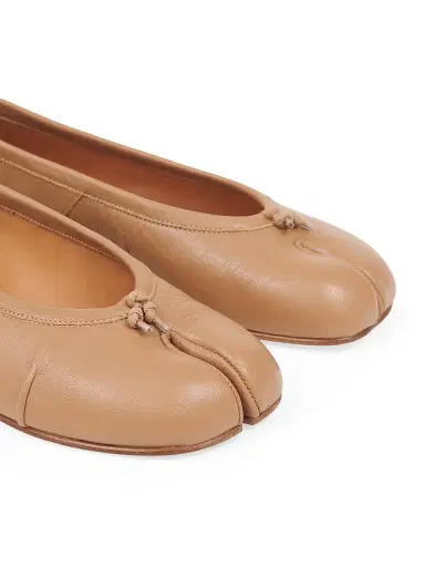 Maison Margiela Women's Tabi Leather Ballerina Flats - Tan | Thumbnail 4 Maison Margiela Women's Tabi Leather Ballerina Flats - Tan | Thumbnail 4