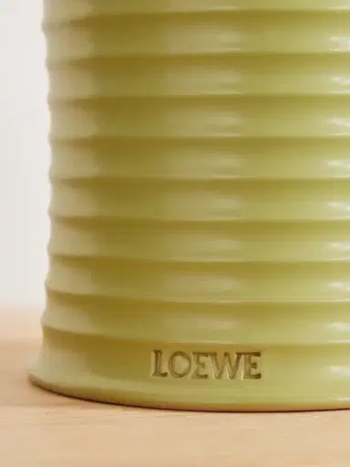 LOEWE PERFUMES Pistachio Medium Candle, 610g | Thumbnail 3 LOEWE PERFUMES Pistachio Medium Candle, 610g | Thumbnail 3
