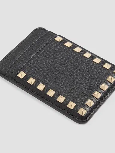 Valentino Garavani Women's Rockstud Magnetic Cardholder in Grainy Calfskin - Black | Thumbnail 4 Valentino Garavani Women's Rockstud Magnetic Cardholder in Grainy Calfskin - Black | Thumbnail 4