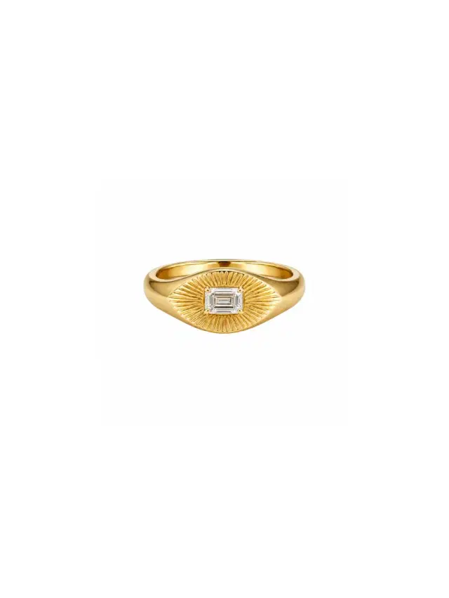 0.31ct Diamond 18K Gold Fluted Signet Ring 0.31ct Diamond 18K Gold Fluted Signet Ring