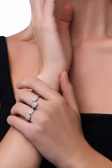 U LOS ANGELES Diamond White Quartz U Duo Twist Ring - White Gold | Thumbnail 2 U LOS ANGELES Diamond White Quartz U Duo Twist Ring - White Gold | Thumbnail 2