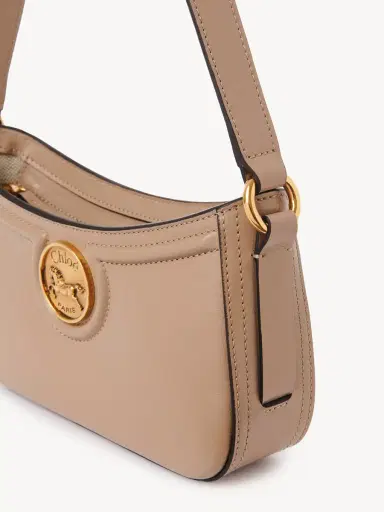 Chloé Horse Medal shoulder bag in grained leather | Thumbnail 4 Chloé Horse Medal shoulder bag in grained leather | Thumbnail 4
