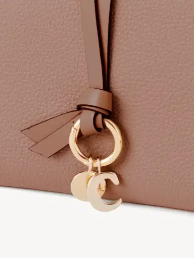 Chloé Alphabet bi-fold wallet in grained leather | Thumbnail 6 Chloé Alphabet bi-fold wallet in grained leather | Thumbnail 6