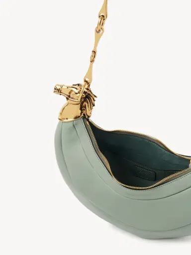 Chloé Chain Horse shoulder bag in grained leather | Thumbnail 6 Chloé Chain Horse shoulder bag in grained leather | Thumbnail 6