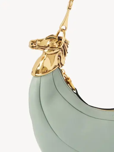 Chloé Chain Horse shoulder bag in grained leather | Thumbnail 7 Chloé Chain Horse shoulder bag in grained leather | Thumbnail 7