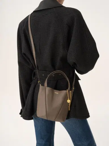 Chloé Small Chloé Spin tote bag in grained leather | Thumbnail 3 Chloé Small Chloé Spin tote bag in grained leather | Thumbnail 3