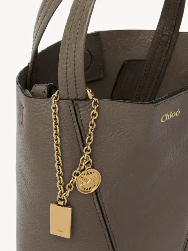 Chloé Small Chloé Spin tote bag in grained leather | Thumbnail 6 Chloé Small Chloé Spin tote bag in grained leather | Thumbnail 6