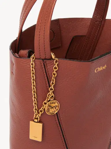Chloé Small Chloé Spin tote bag in grained leather | Thumbnail 6 Chloé Small Chloé Spin tote bag in grained leather | Thumbnail 6