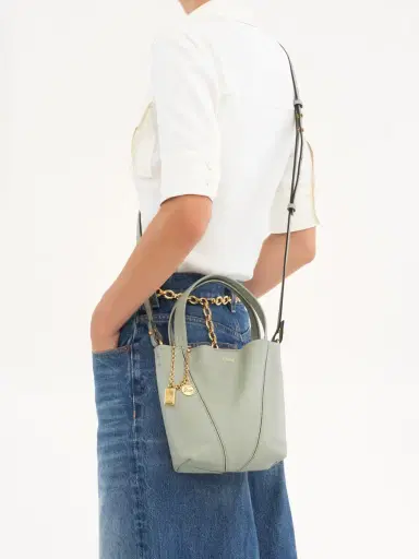 Chloé Small Chloé Spin tote bag in grained leather | Thumbnail 3 Chloé Small Chloé Spin tote bag in grained leather | Thumbnail 3