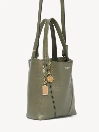 Chloé Small Chloé Spin tote bag in grained leather | Thumbnail 4 Chloé Small Chloé Spin tote bag in grained leather | Thumbnail 4