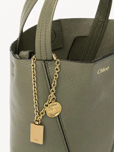 Chloé Small Chloé Spin tote bag in grained leather | Thumbnail 6 Chloé Small Chloé Spin tote bag in grained leather | Thumbnail 6