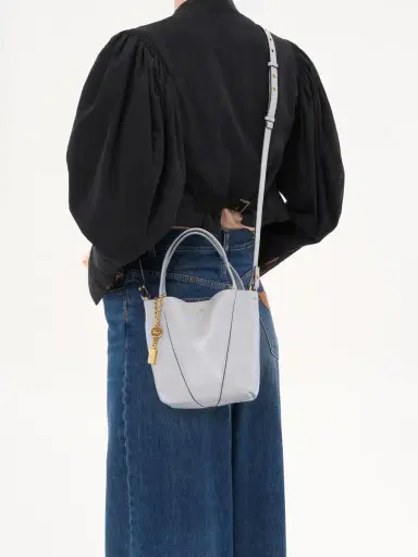 Chloé Small Chloé Spin tote bag in grained leather | Thumbnail 3 Chloé Small Chloé Spin tote bag in grained leather | Thumbnail 3