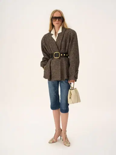 Chloé Small Chloé Spin tote bag in grained leather | Thumbnail 6 Chloé Small Chloé Spin tote bag in grained leather | Thumbnail 6