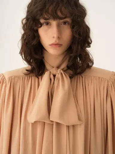 Chloé Oversized gathered lavallière blouse in crêpe de chine | Thumbnail 7 Chloé Oversized gathered lavallière blouse in crêpe de chine | Thumbnail 7