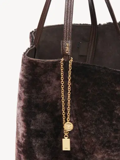 Chloé Large Chloé Spin tote bag in shearling | Thumbnail 5 Chloé Large Chloé Spin tote bag in shearling | Thumbnail 5