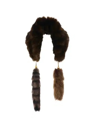 Chloé The Treasure Tails scarf in shearling | Thumbnail 1 Chloé The Treasure Tails scarf in shearling | Thumbnail 1