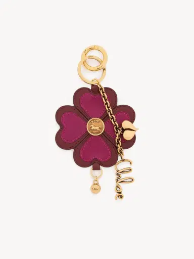 Chloé Chloé Symbols Clover key ring bag charm in grained leather | Thumbnail 2 Chloé Chloé Symbols Clover key ring bag charm in grained leather | Thumbnail 2