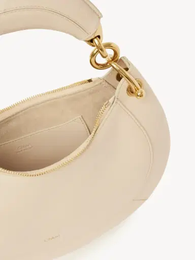 Chloé Small Chloé Banana zipped hobo in soft leather | Thumbnail 5 Chloé Small Chloé Banana zipped hobo in soft leather | Thumbnail 5