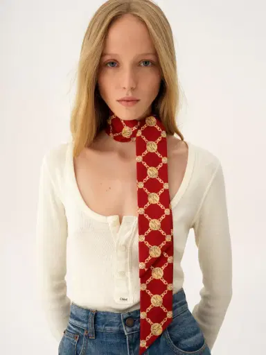 Chloé The Chloé Horse Medal bandeau scarf in silk twill | Thumbnail 3 Chloé The Chloé Horse Medal bandeau scarf in silk twill | Thumbnail 3