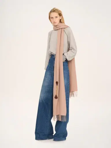 Chloé The Chloé Iconic scarf in wool | Thumbnail 6 Chloé The Chloé Iconic scarf in wool | Thumbnail 6